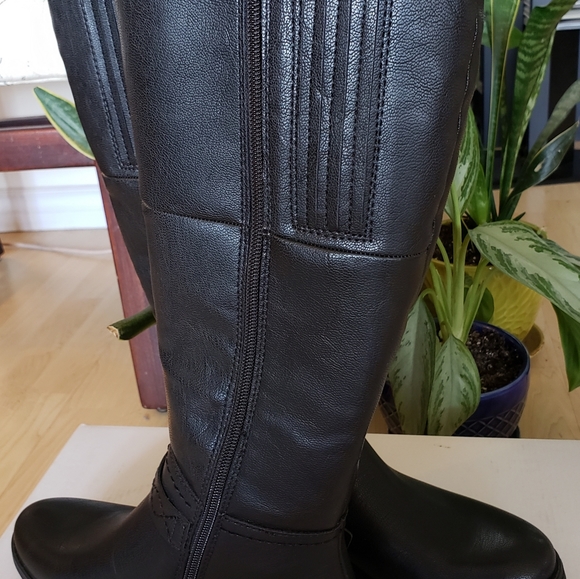 PLANET by EARTH 👢 - Picture 6 of 10